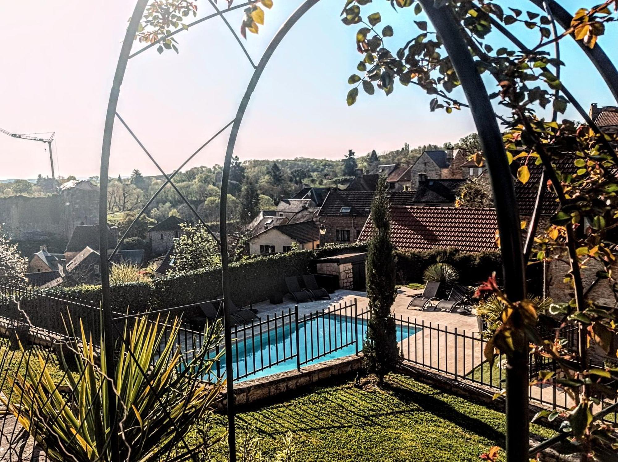 Le Clos De La Musardise - Gites De Charme Avec Piscine Chauffee Salignac Eyvigues エクステリア 写真